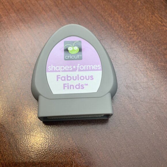 Cricut Shape Cartridge - Fabulous Finds with Keypad Overlay & Manual - Picture 9 of 10